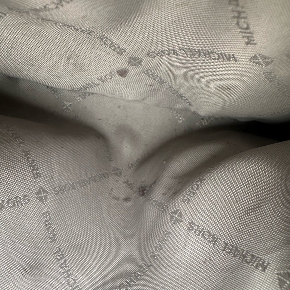 Michael Kors Erin Pearl Grey Pebbled Leather MD Backpack - Picture 9 of 13